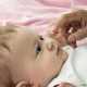 Лосьоном из грудного молока лечат опрелости и экземы у малышей