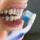 Как избежать артрита с помощью зубной щетки